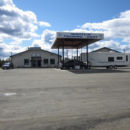 Teslin Nisutlin Trading Post Motel المظهر الخارجي الصورة