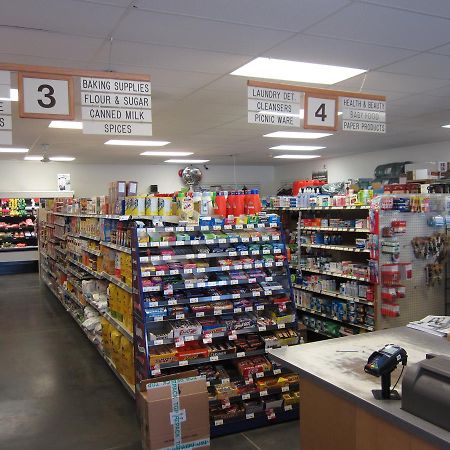 Teslin Nisutlin Trading Post Motel المظهر الخارجي الصورة