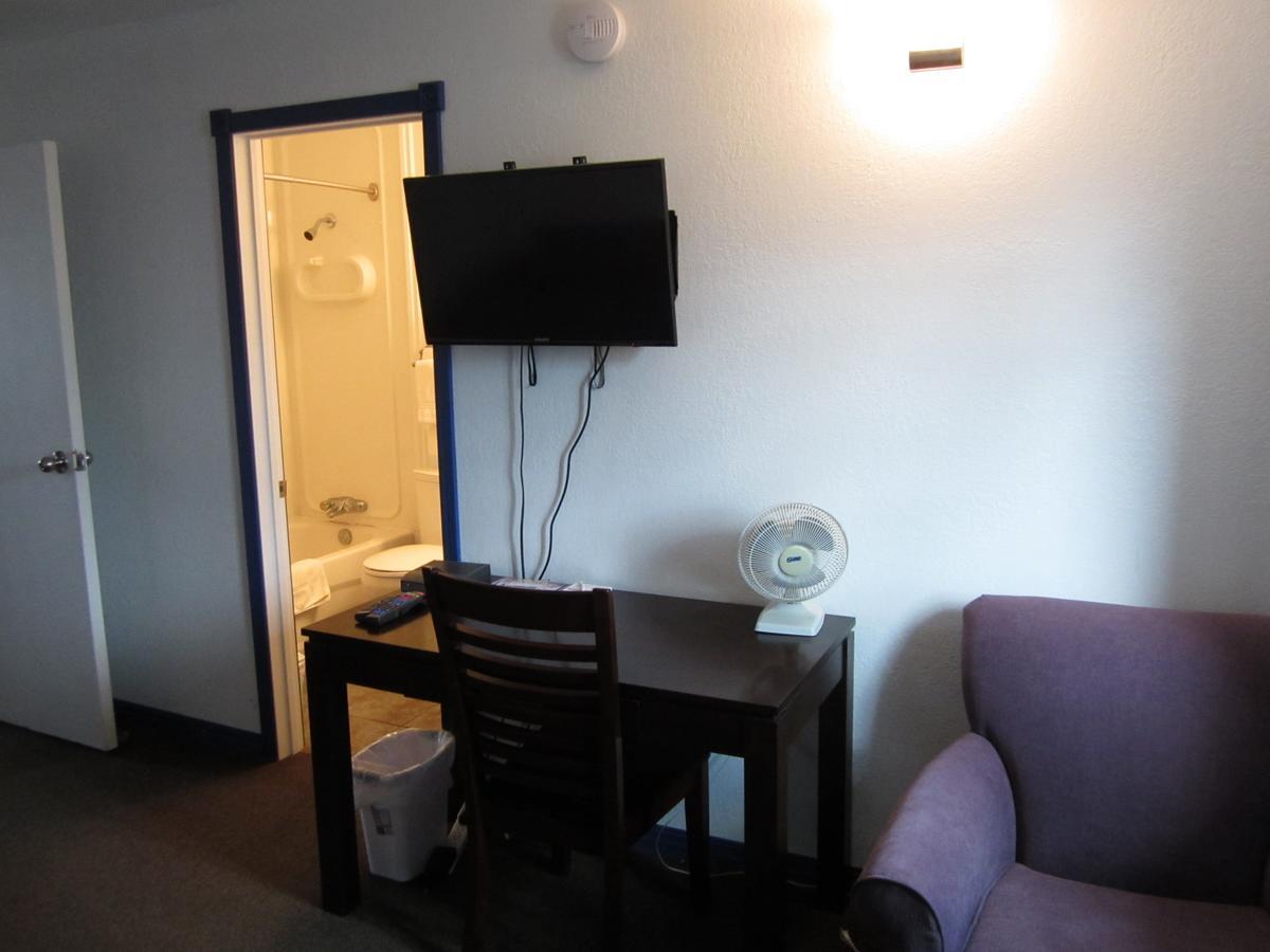 Teslin Nisutlin Trading Post Motel الغرفة الصورة