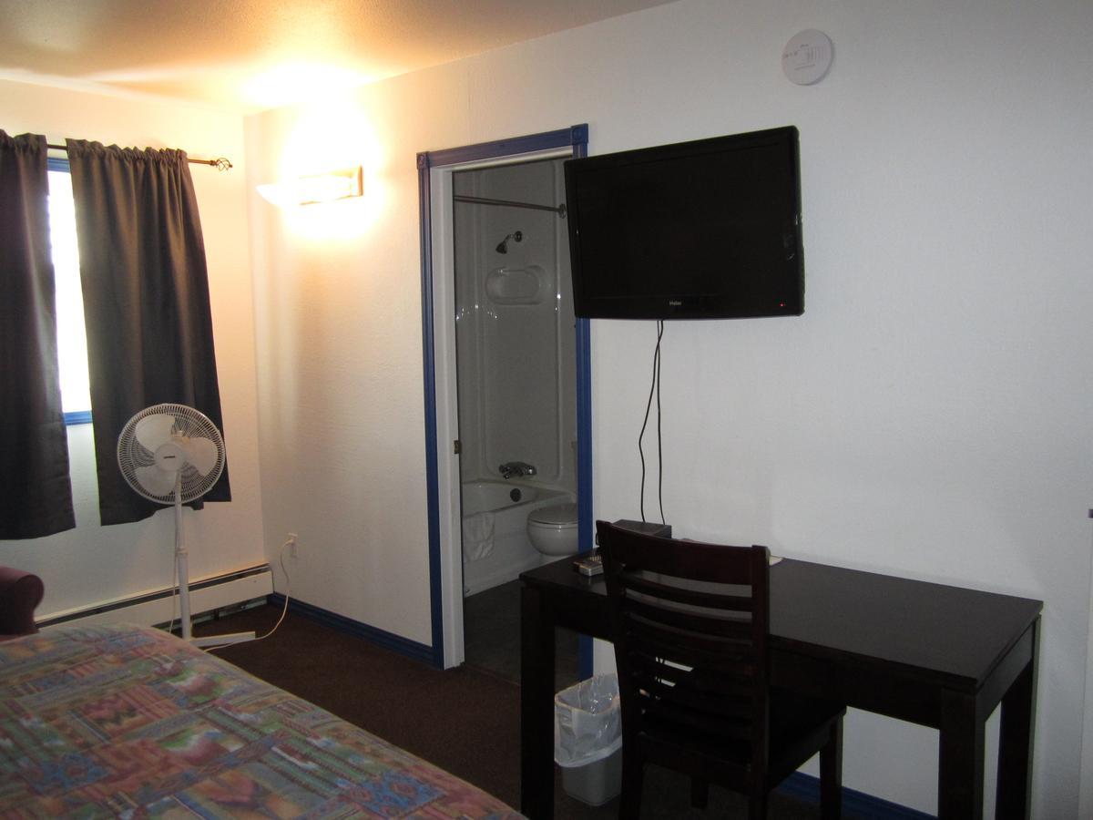 Teslin Nisutlin Trading Post Motel الغرفة الصورة
