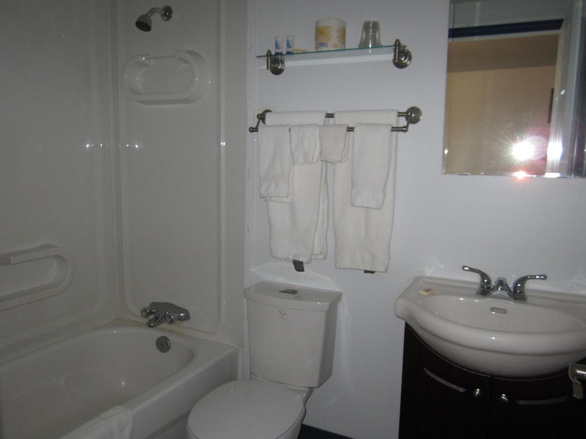 Teslin Nisutlin Trading Post Motel الغرفة الصورة